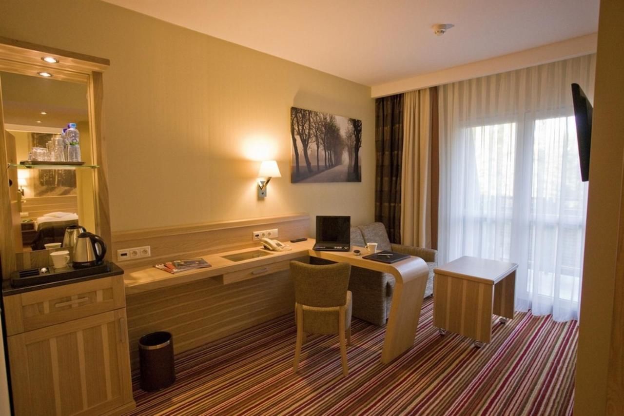 Отель Hotel Warszawa Spa & Resort Августов
