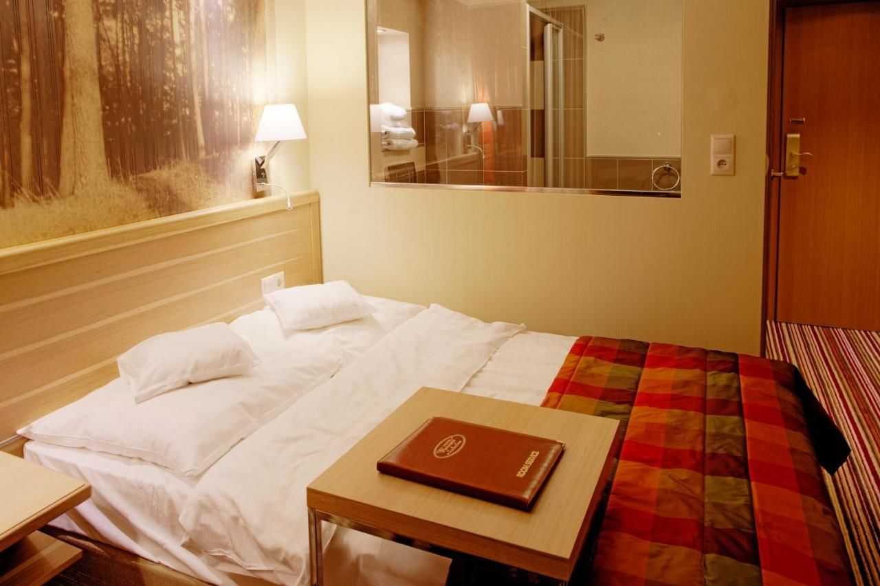 Отель Hotel Warszawa Spa & Resort Августов-17